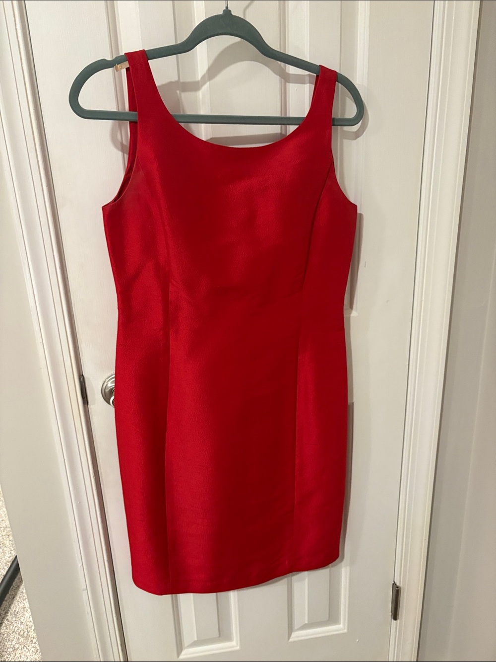 Ellen Tracy Red Sleeveless Midi Sheath Dress